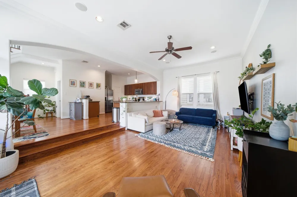 1147 W 24th Street #B Houston, TX 77008