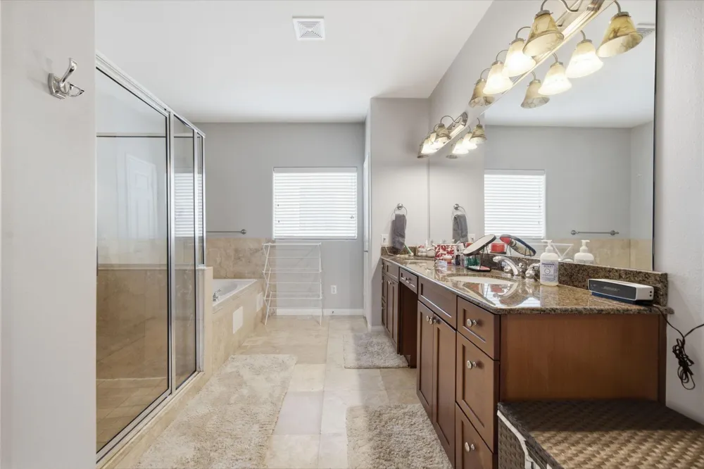 1147 W 24th Street #B Houston, TX 77008