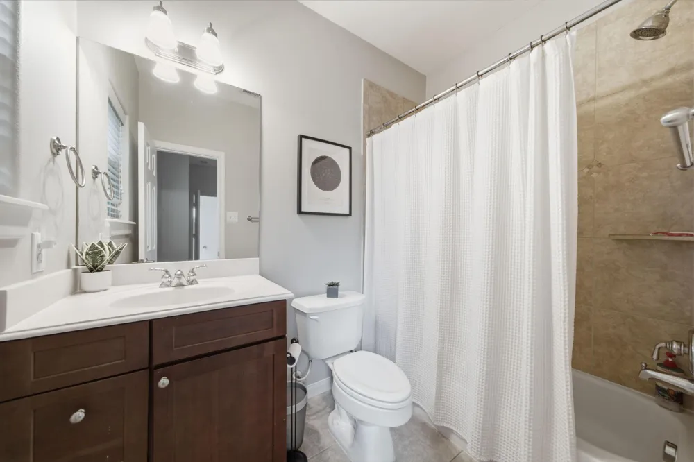 1147 W 24th Street #B Houston, TX 77008