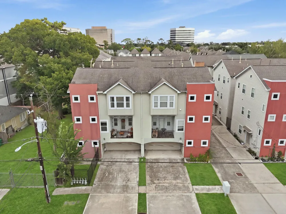 1147 W 24th Street #B Houston, TX 77008