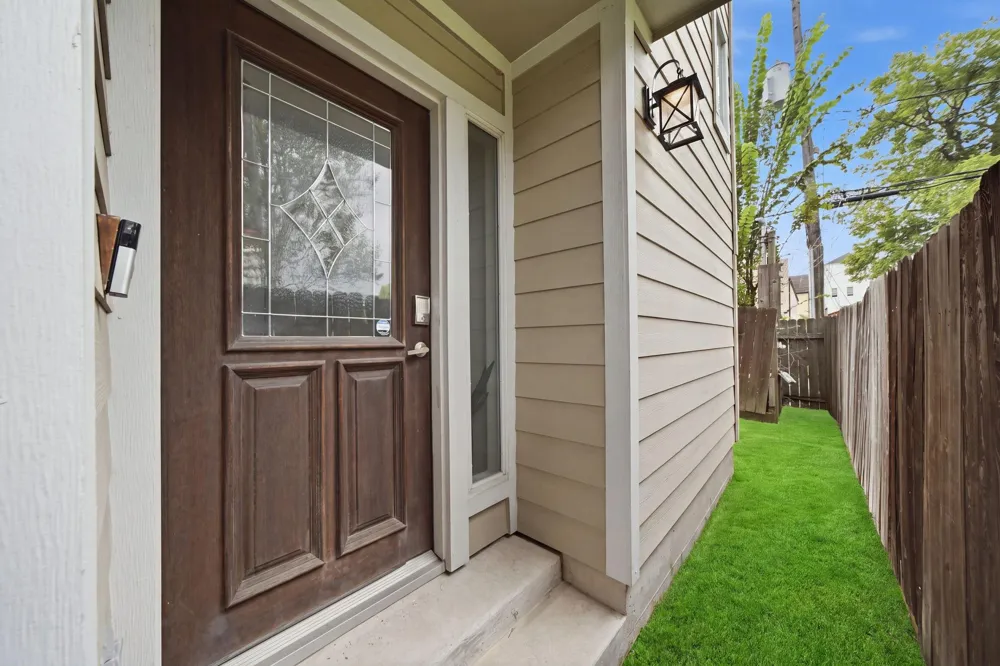 1147 W 24th Street #B Houston, TX 77008