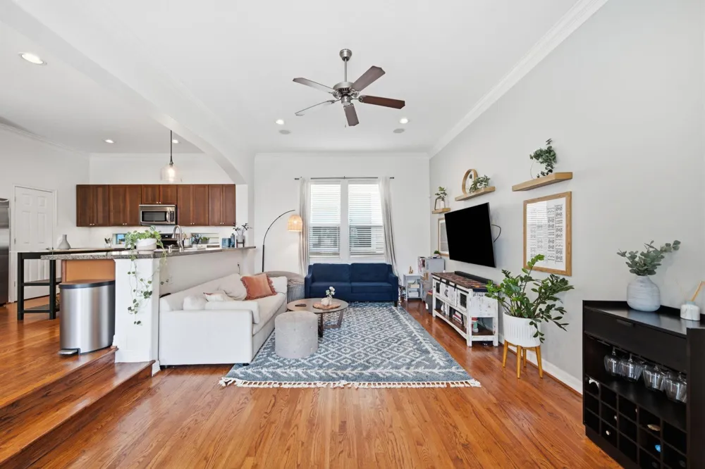 1147 W 24th Street #B Houston, TX 77008