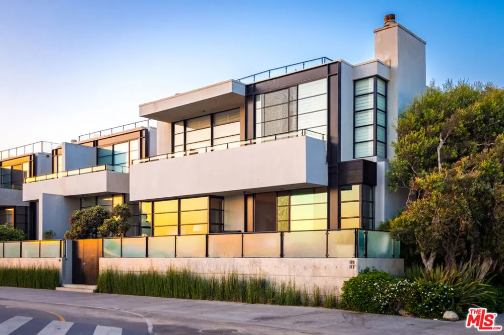 117 Ocean Front Walk Santa Monica, CA 90291