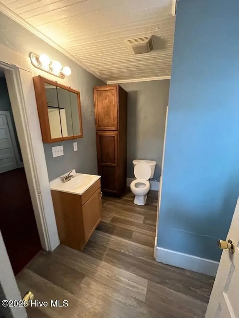 305 Stough Al Alley Kinston, NC 28501