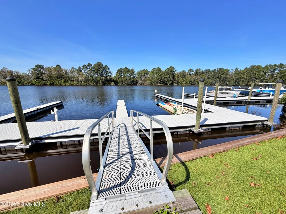 212 Shoreview Drive New Bern, NC 28562