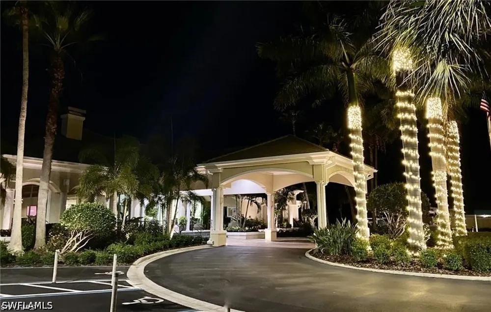 Cypress Trace Circle #2423R Naples, FL 34119