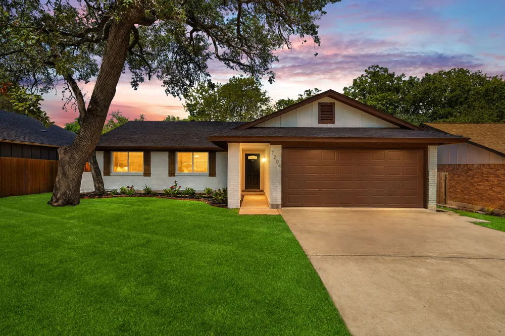 7204 Towering Oaks Drive Austin, TX 78745