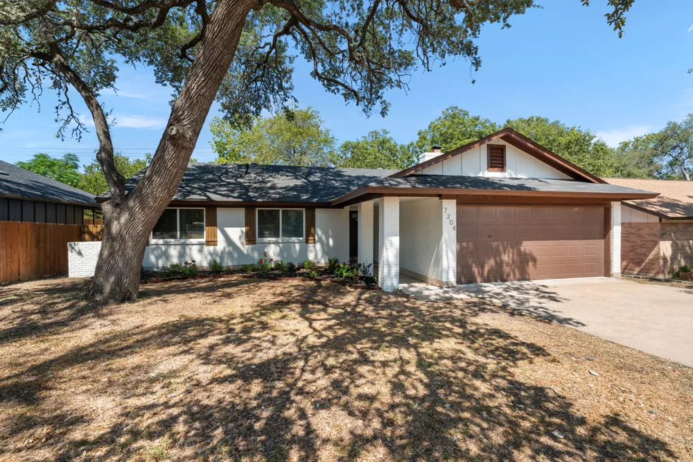 7204 Towering Oaks Drive Austin, TX 78745