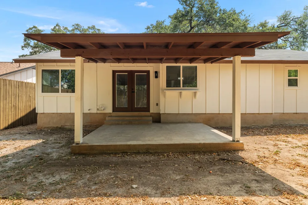 7204 Towering Oaks Drive Austin, TX 78745