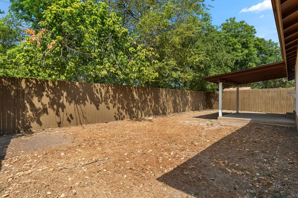 7204 Towering Oaks Drive Austin, TX 78745