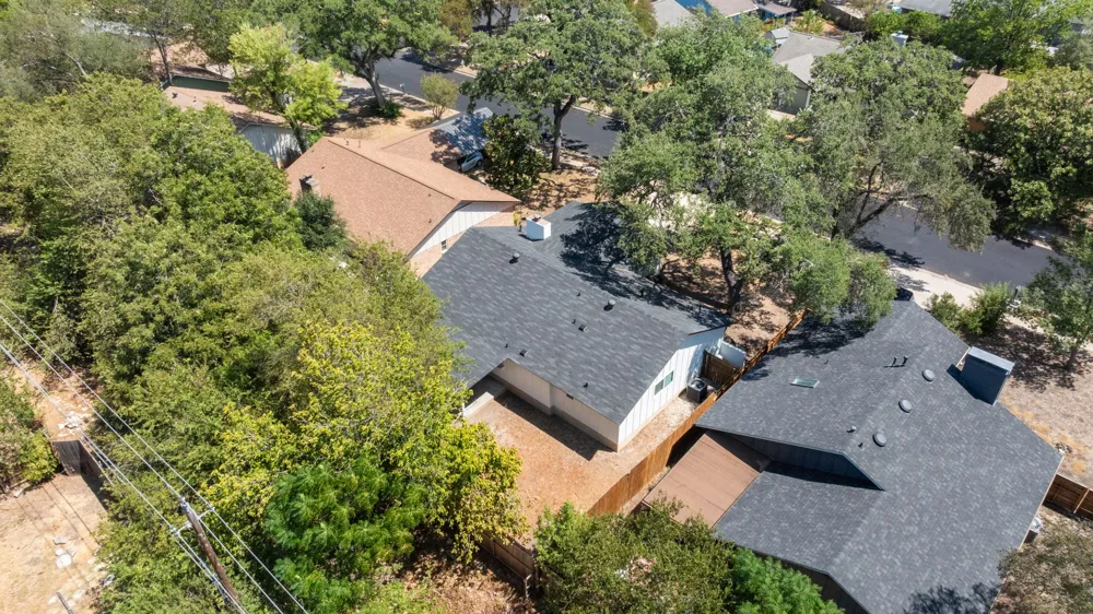 7204 Towering Oaks Drive Austin, TX 78745