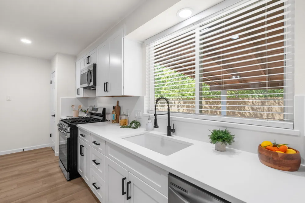 7204 Towering Oaks Drive Austin, TX 78745
