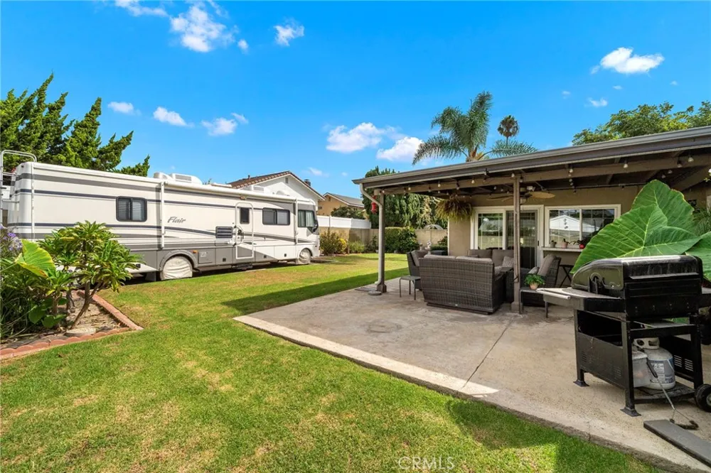 9735 Hibiscus Avenue Fountain Valley, CA 92708