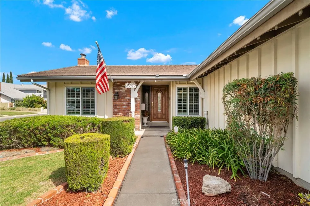 9735 Hibiscus Avenue Fountain Valley, CA 92708