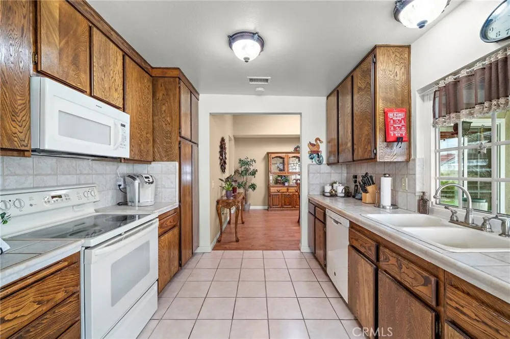 9735 Hibiscus Avenue Fountain Valley, CA 92708
