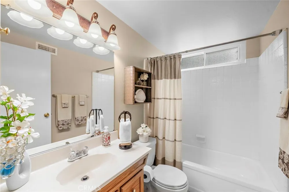 9735 Hibiscus Avenue Fountain Valley, CA 92708