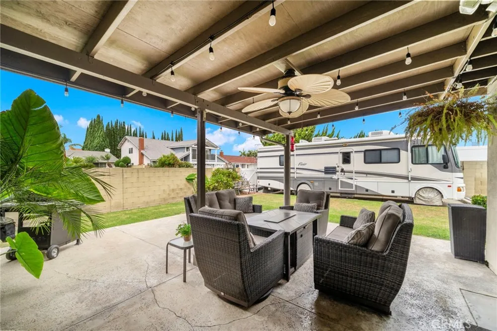 9735 Hibiscus Avenue Fountain Valley, CA 92708