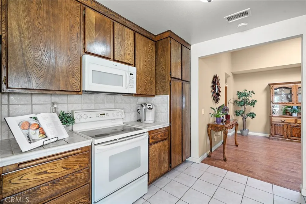 9735 Hibiscus Avenue Fountain Valley, CA 92708