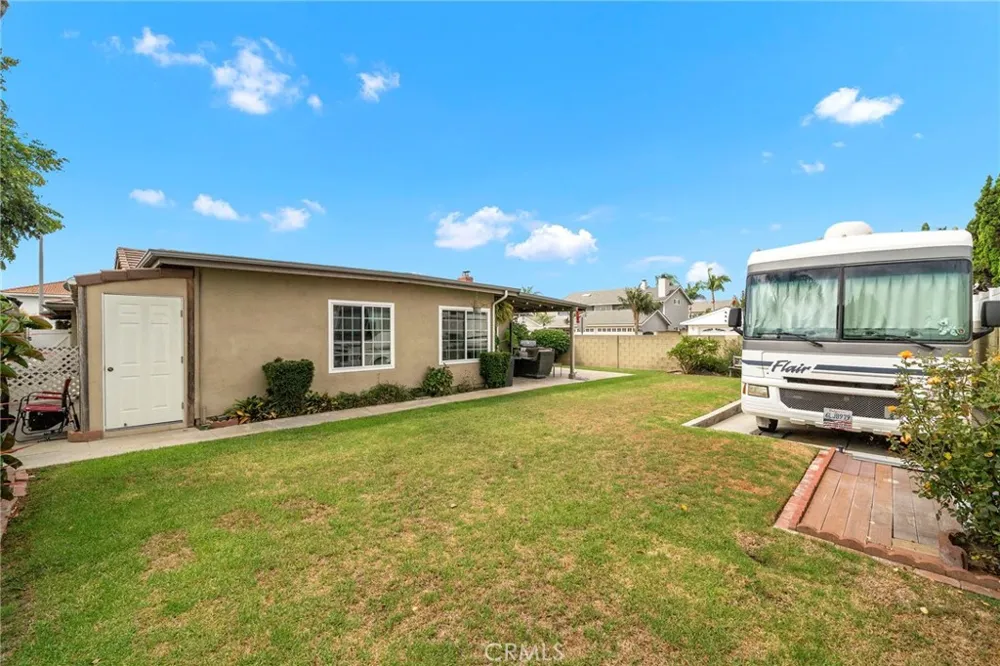 9735 Hibiscus Avenue Fountain Valley, CA 92708