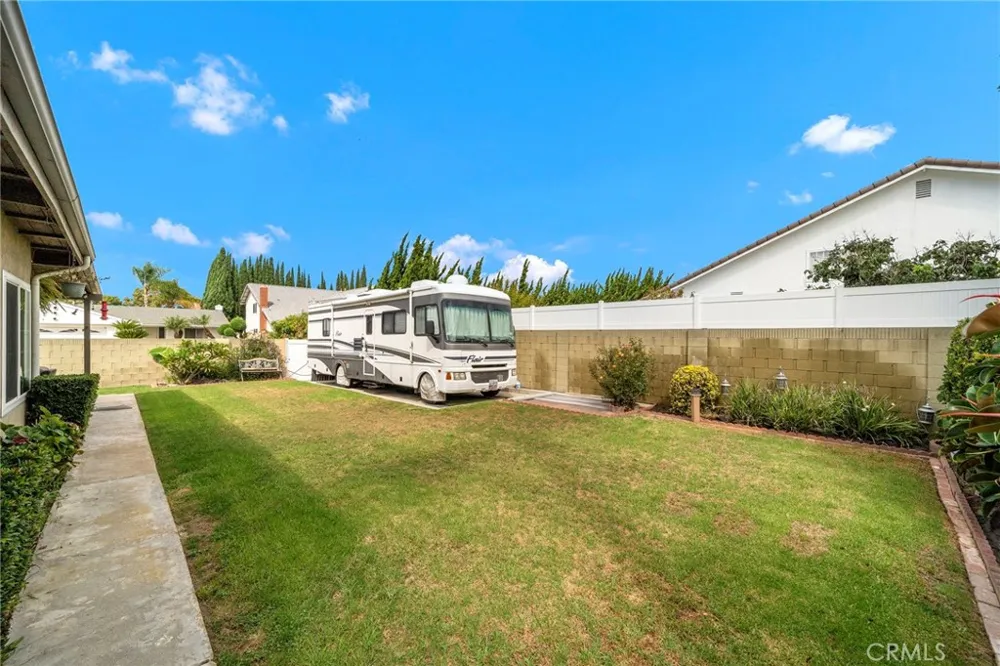9735 Hibiscus Avenue Fountain Valley, CA 92708