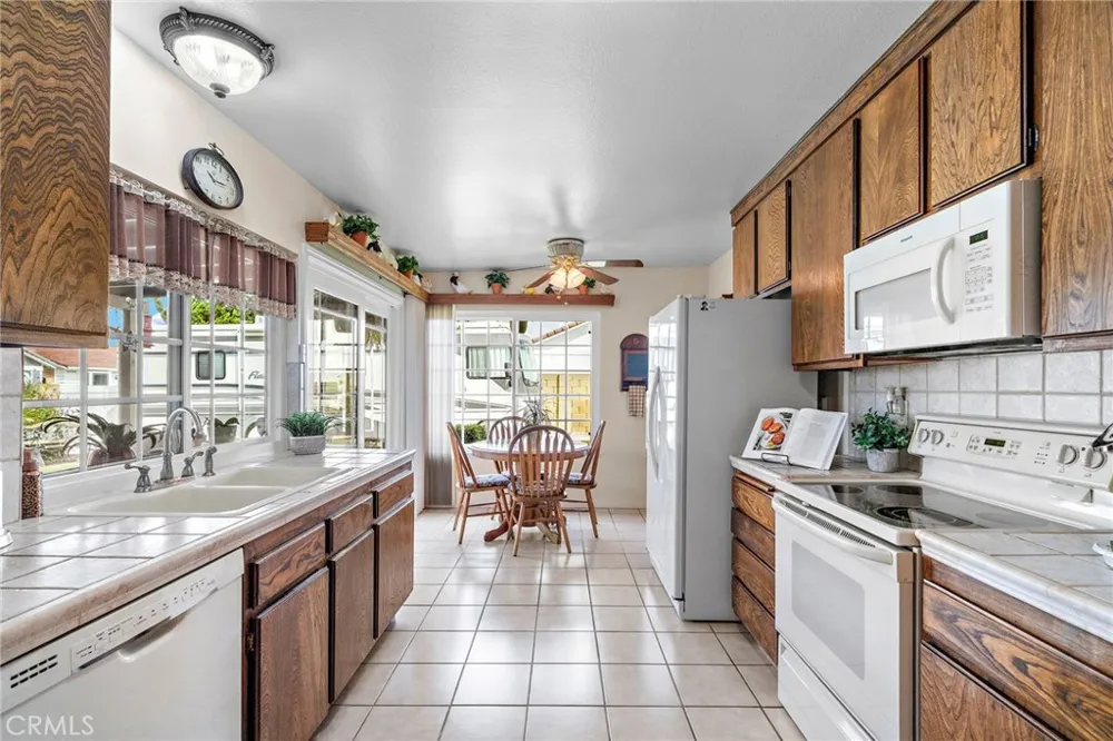 9735 Hibiscus Avenue Fountain Valley, CA 92708