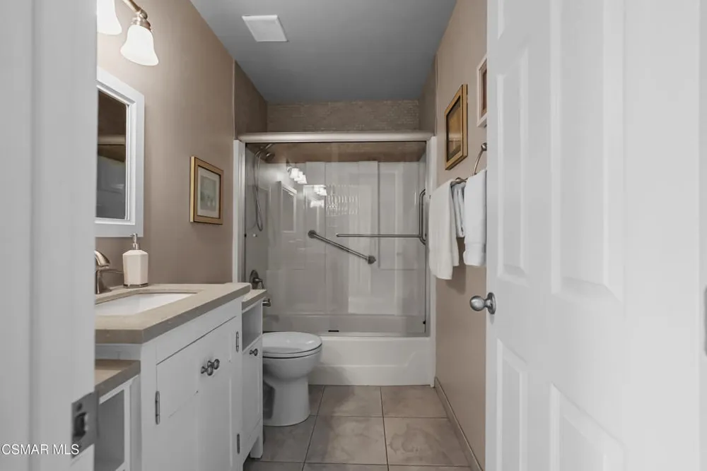 6403 Bayberry Street Oak Park, CA 91377