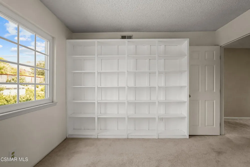 6403 Bayberry Street Oak Park, CA 91377
