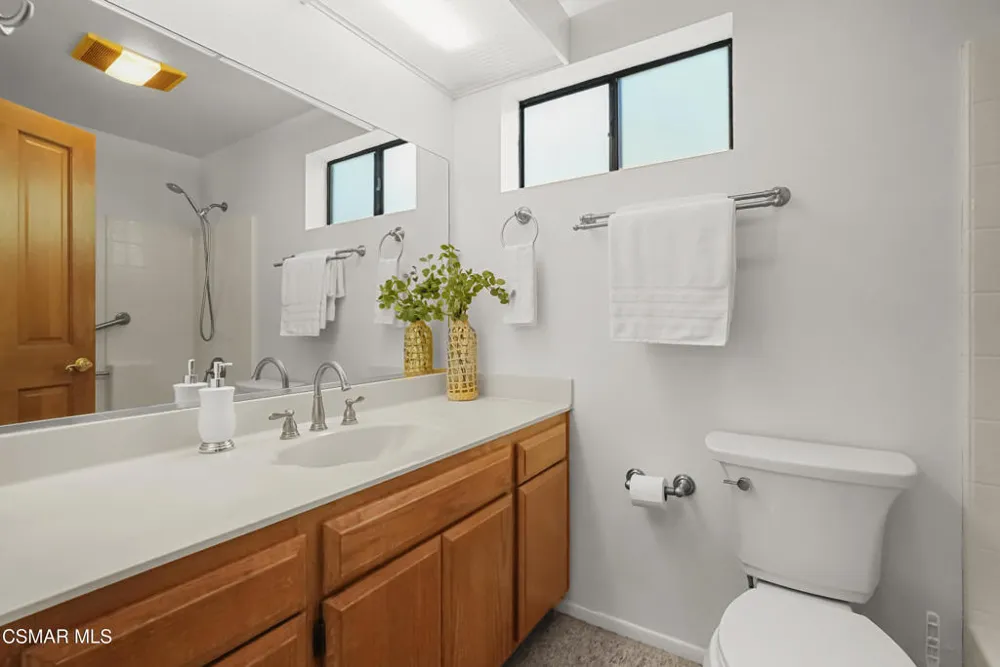 6403 Bayberry Street Oak Park, CA 91377