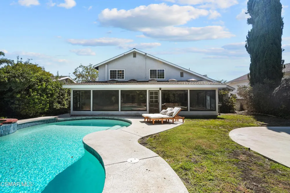 6403 Bayberry Street Oak Park, CA 91377