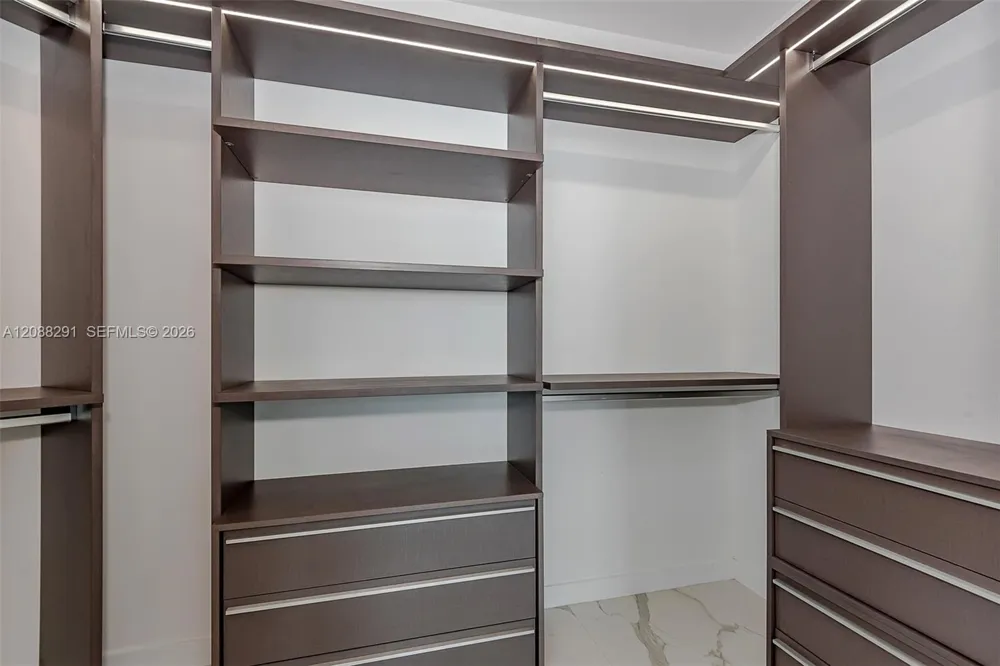 480 NE 31st St #3201 Miami, FL 33137