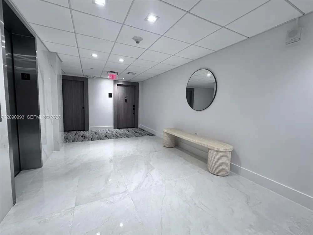 5825 Collins Ave #8E Miami Beach, FL 33140