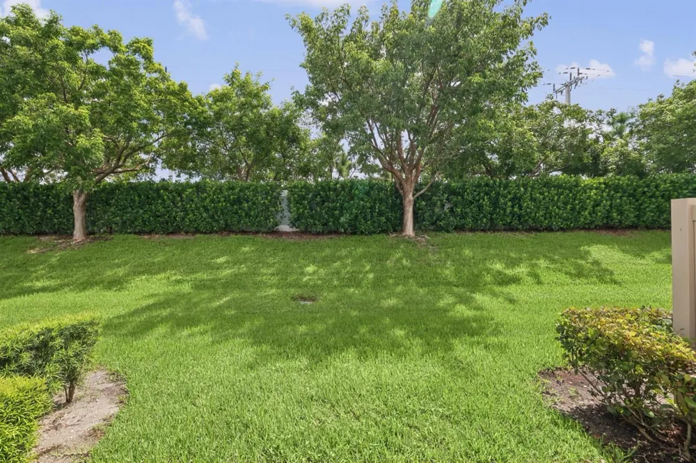 4488 Appleton Circle E Oakland Park, FL 33309