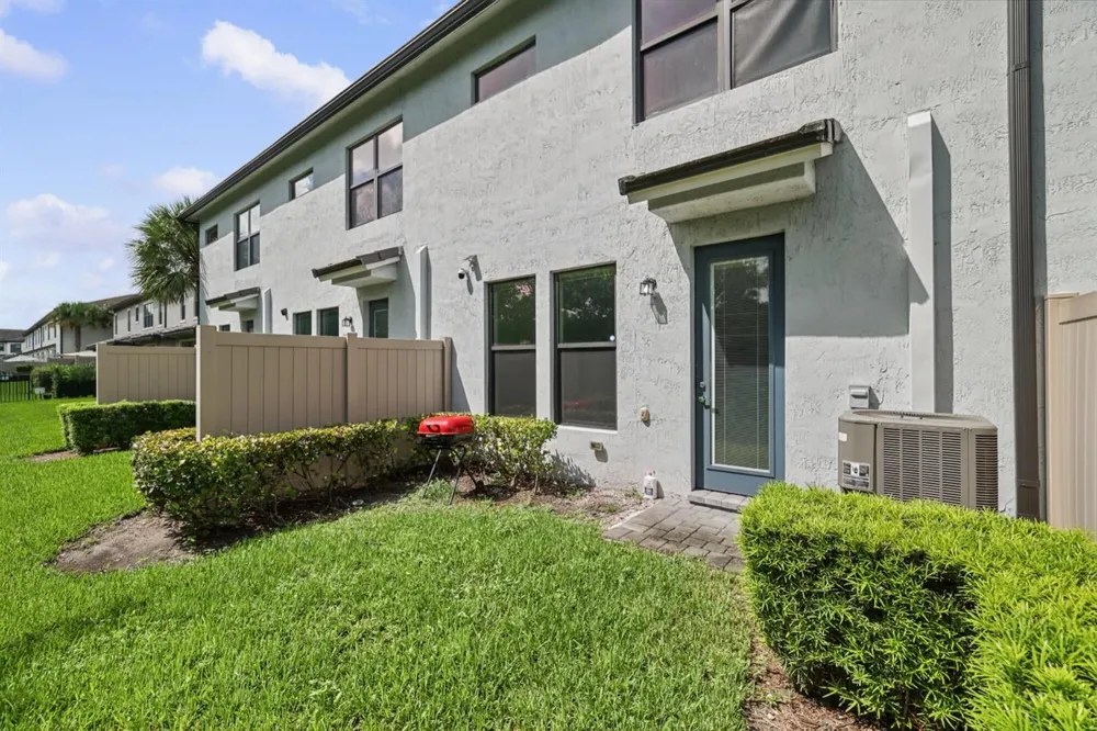 4488 Appleton Circle E Oakland Park, FL 33309