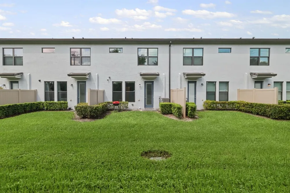 4488 Appleton Circle E Oakland Park, FL 33309