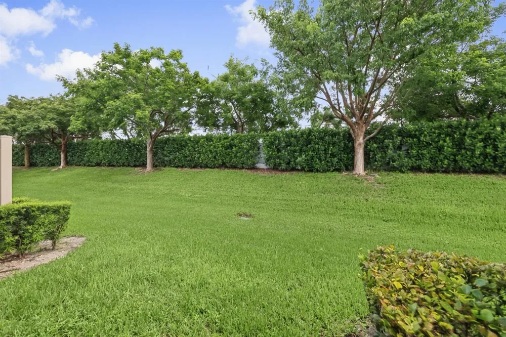4488 Appleton Circle E Oakland Park, FL 33309
