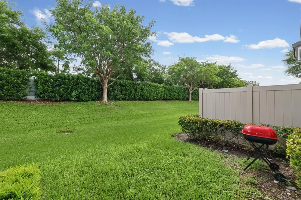 4488 Appleton Circle E Oakland Park, FL 33309