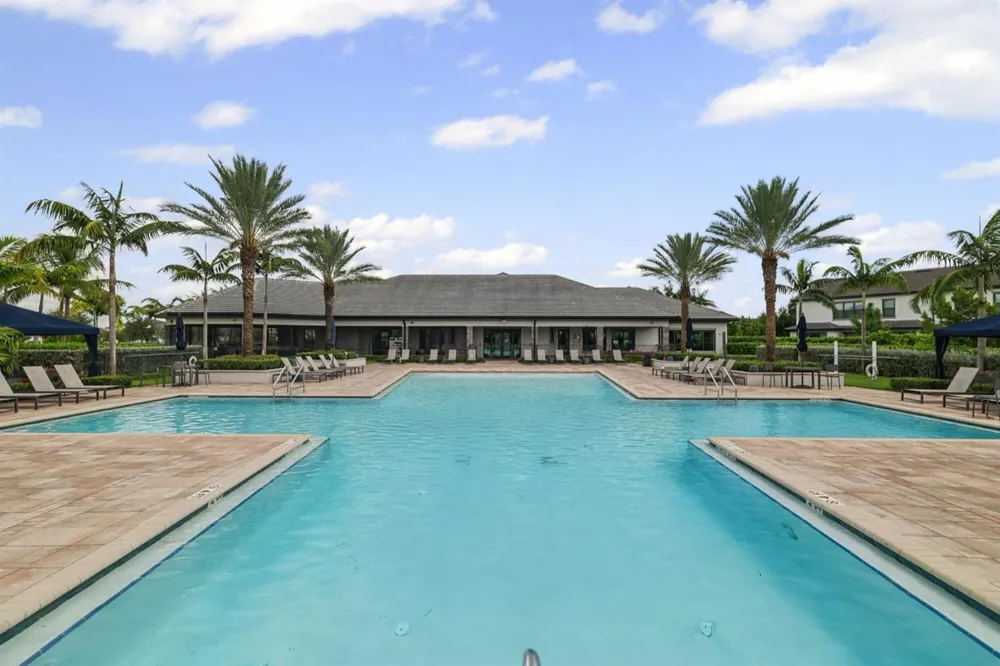 4488 Appleton Circle E Oakland Park, FL 33309