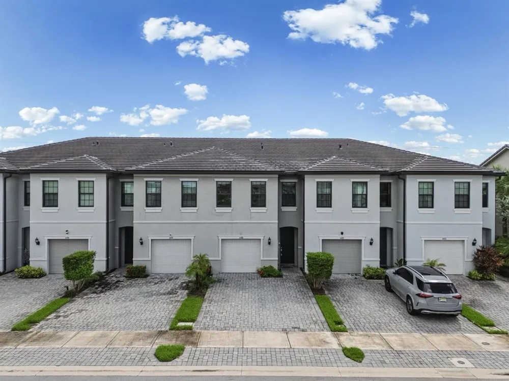 4488 Appleton Circle E Oakland Park, FL 33309
