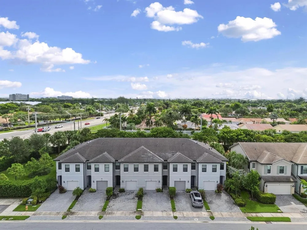 4488 Appleton Circle E Oakland Park, FL 33309