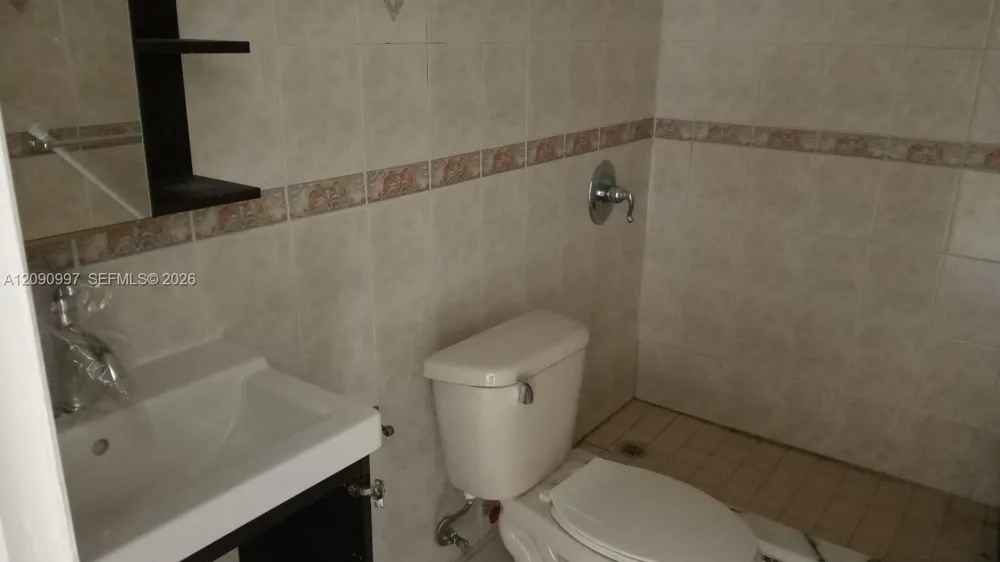 300 W 74th Pl #303 Hialeah, FL 33014