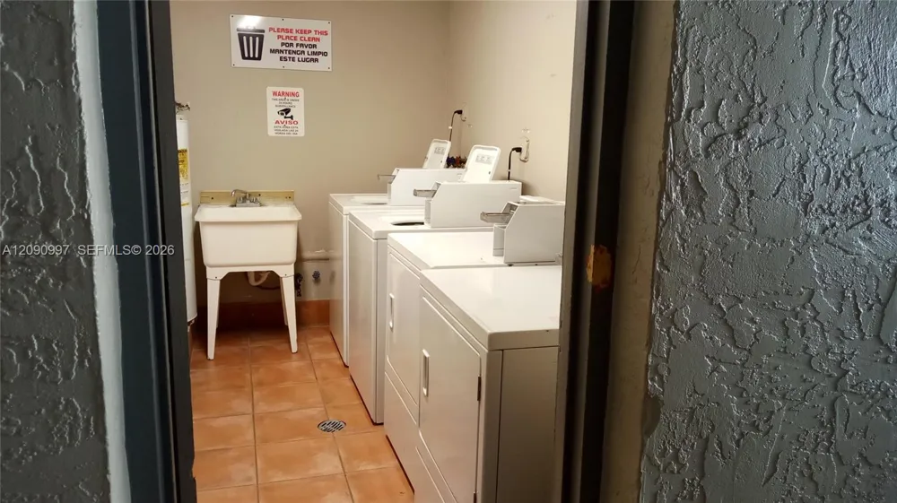300 W 74th Pl #303 Hialeah, FL 33014