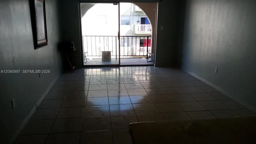 300 W 74th Pl #303 Hialeah, FL 33014