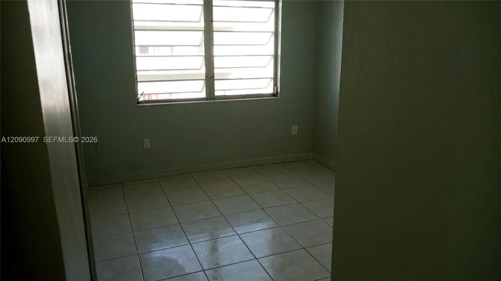 300 W 74th Pl #303 Hialeah, FL 33014