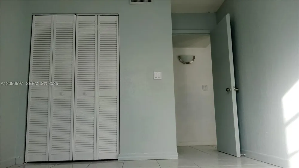 300 W 74th Pl #303 Hialeah, FL 33014