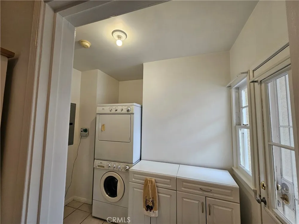 5703 Beck Avenue North Hollywood, CA 91601