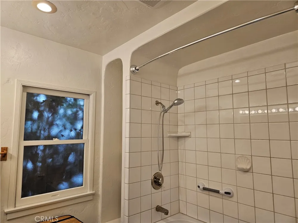 5703 Beck Avenue North Hollywood, CA 91601