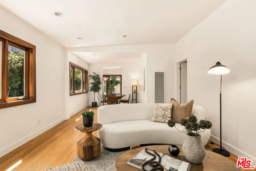 2429 Cloy Avenue Venice, CA 90291
