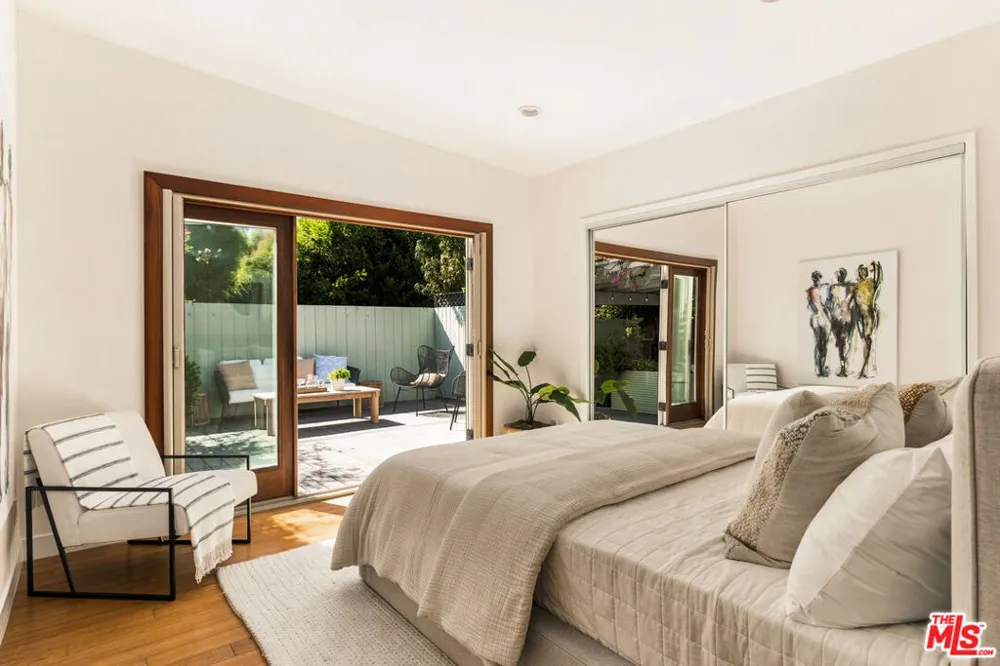 2429 Cloy Avenue Venice, CA 90291