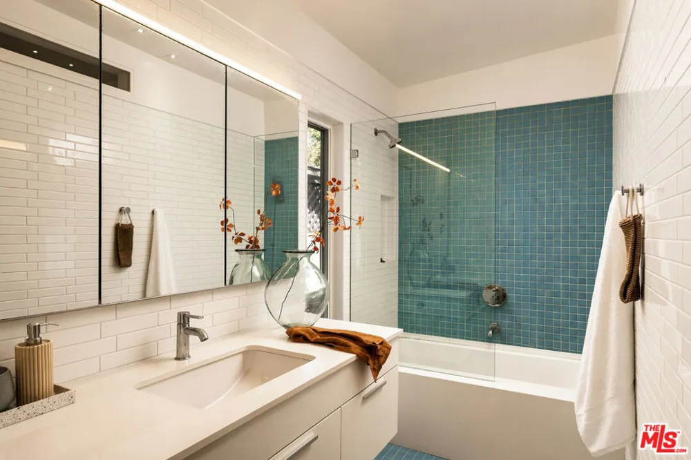 2429 Cloy Avenue Venice, CA 90291
