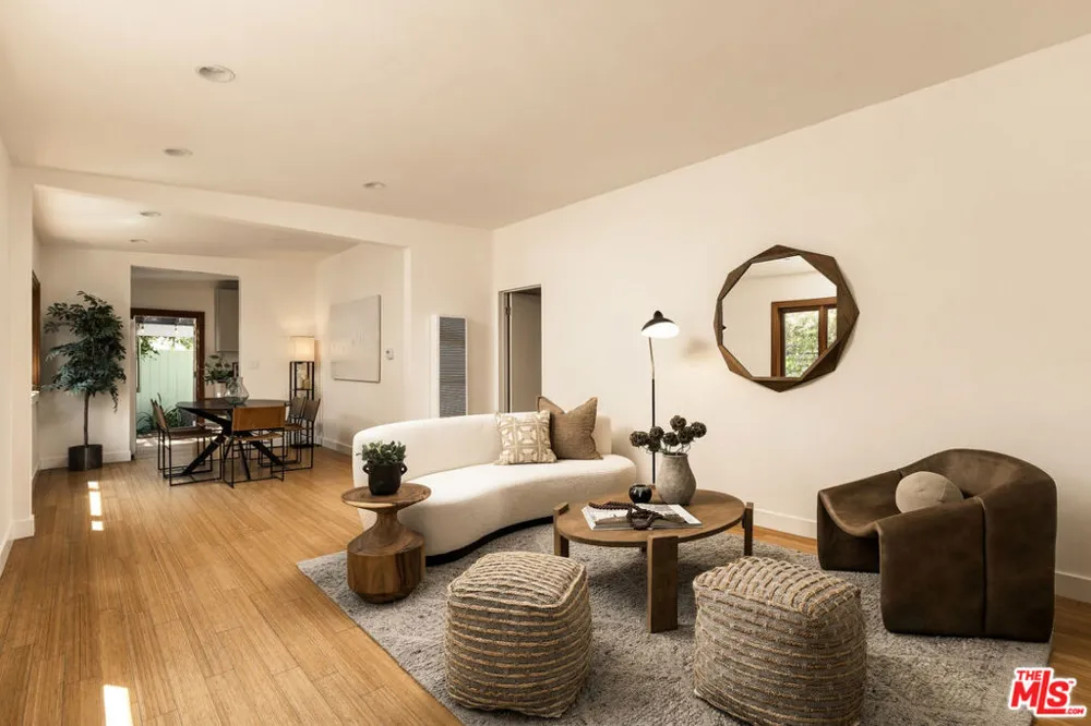 2429 Cloy Avenue Venice, CA 90291